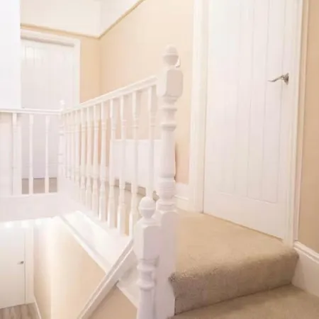 Holiday home Comfortable With Free Parking