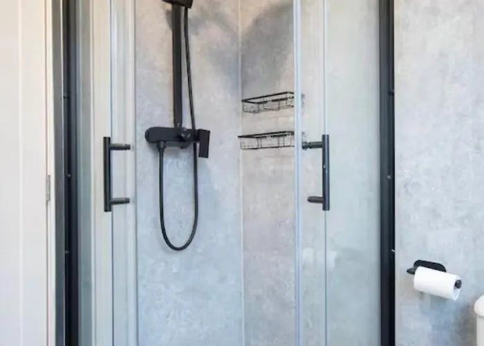 Comfortable With Free Parking Holiday home